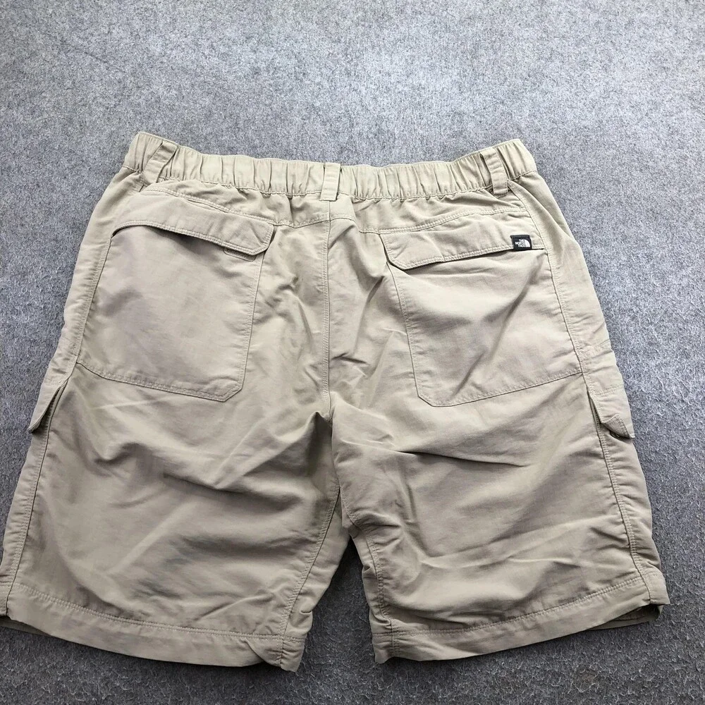The North Face Shorts Mens Large Beige Cargo Nylon 10 Inseam Quick Dry Outdoor